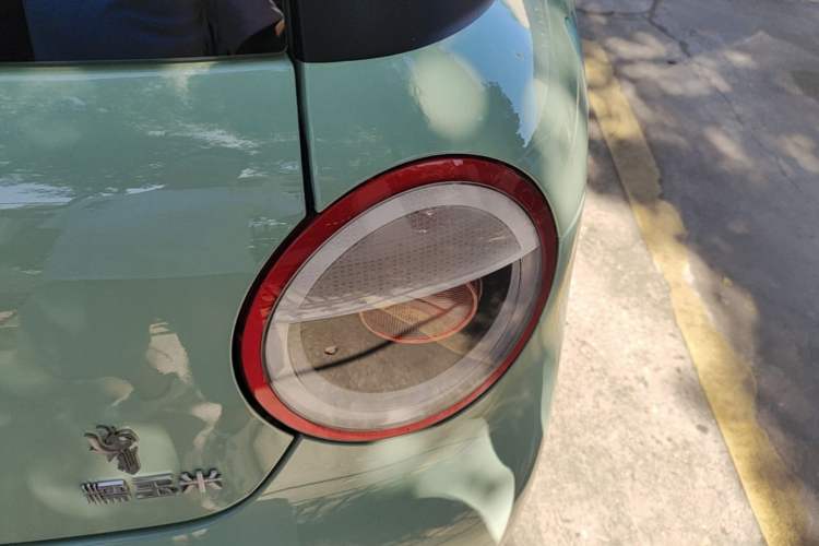 Used CHANGAN NEVO Lumin 2022 155 km – Refreshingly Sweet Edition Right Rear Taillight
