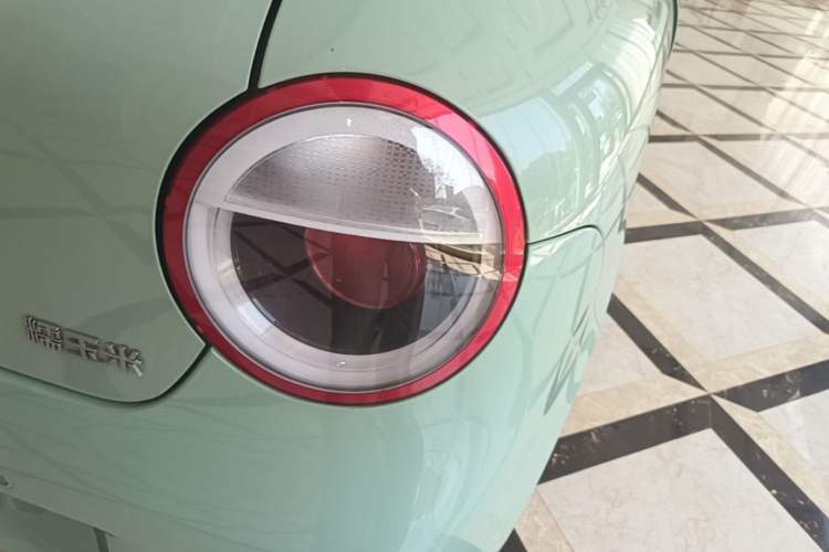 Used CHANGAN NEVO Lumin 2022 155 km – Refreshingly Sweet Edition Right Rear Taillight
