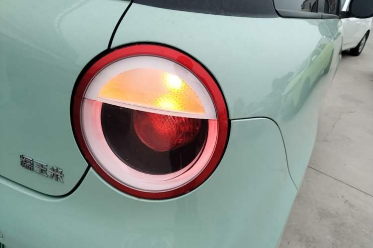 Used CHANGAN NEVO Lumin 2022 155 km – Refreshingly Sweet Edition Right Rear Taillight