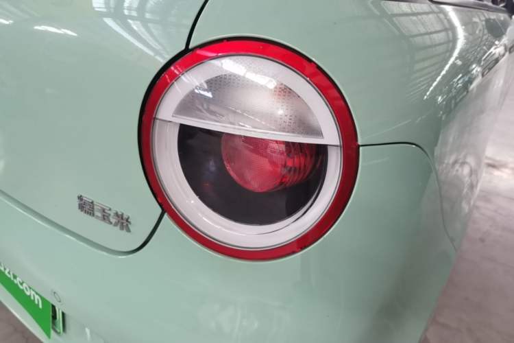 Used CHANGAN NEVO Lumin 2022 155 km – Refreshingly Sweet Edition Right Rear Taillight