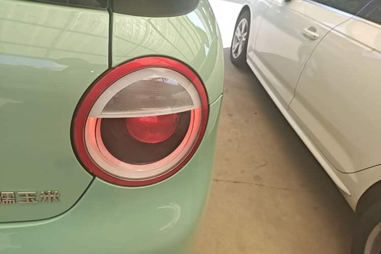 Used CHANGAN NEVO Lumin 2022 155 km – Refreshingly Sweet Edition Right Rear Taillight