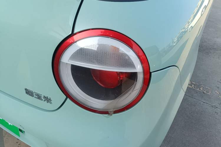 Used CHANGAN NEVO Lumin 2022 155 km – Refreshingly Sweet Edition Right Rear Taillight