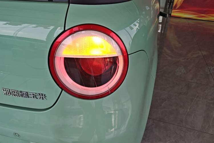 Used CHANGAN NEVO Lumin 2022 210km Sweet Edition Right Rear Taillight