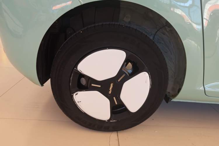 Used CHANGAN NEVO Lumin 2022 155 km – Refreshingly Sweet Edition Right Rear Wheel Hub