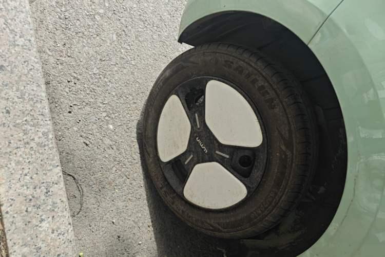 Used CHANGAN NEVO Lumin 2022 155 km – Refreshingly Sweet Edition Right Rear Wheel Hub
