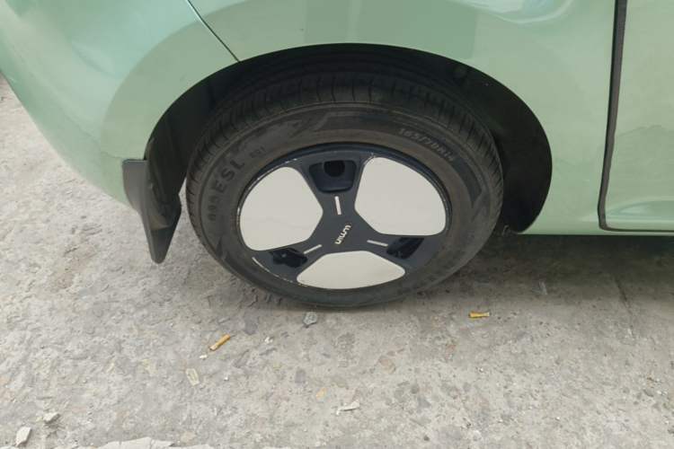 Used CHANGAN NEVO Lumin 2022 155 km – Refreshingly Sweet Edition Right Rear Wheel Hub