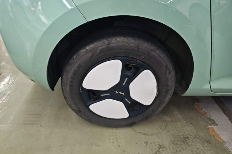 Used CHANGAN NEVO Lumin 2022 155 km – Refreshingly Sweet Edition Right Rear Wheel Hub