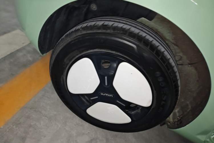 Used CHANGAN NEVO Lumin 2022 155 km – Refreshingly Sweet Edition Right Rear Wheel Hub