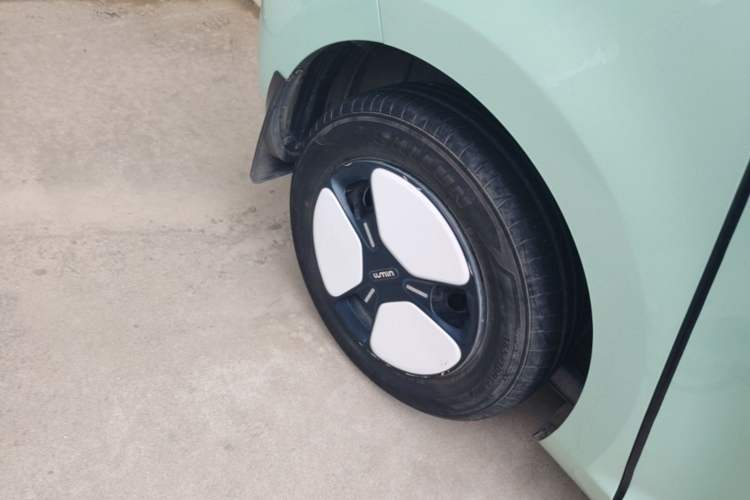 Used CHANGAN NEVO Lumin 2022 155 km – Refreshingly Sweet Edition Right Rear Wheel Hub