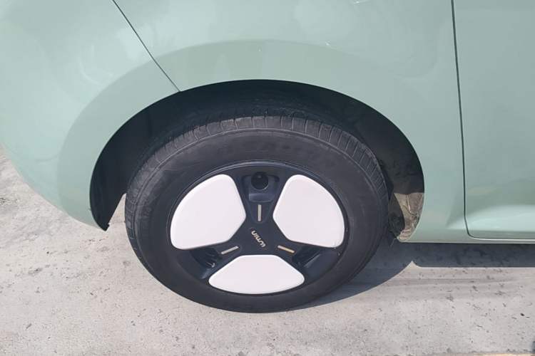 Used CHANGAN NEVO Lumin 2022 155 km – Refreshingly Sweet Edition Right Rear Wheel Hub