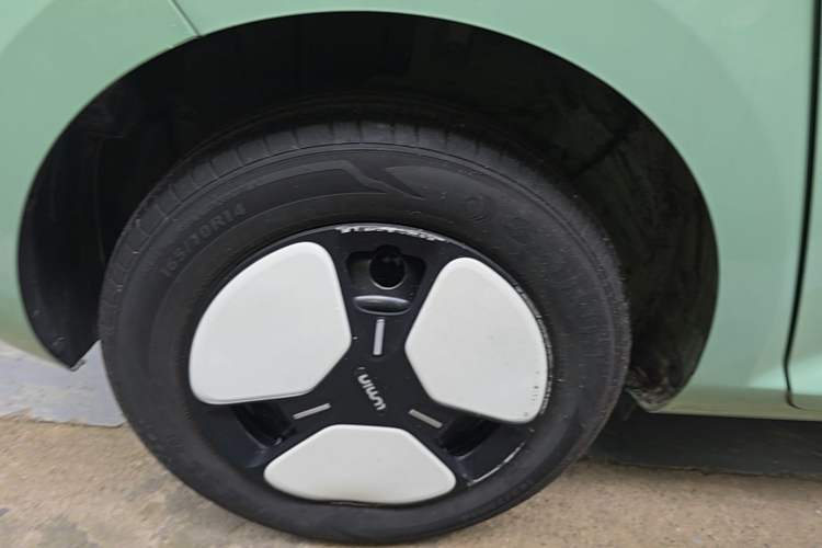 Used CHANGAN NEVO Lumin 2022 155 km – Refreshingly Sweet Edition Right Rear Wheel Hub