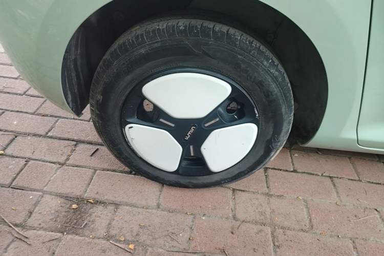 Used CHANGAN NEVO Lumin 2022 155 km – Refreshingly Sweet Edition Right Rear Wheel Hub