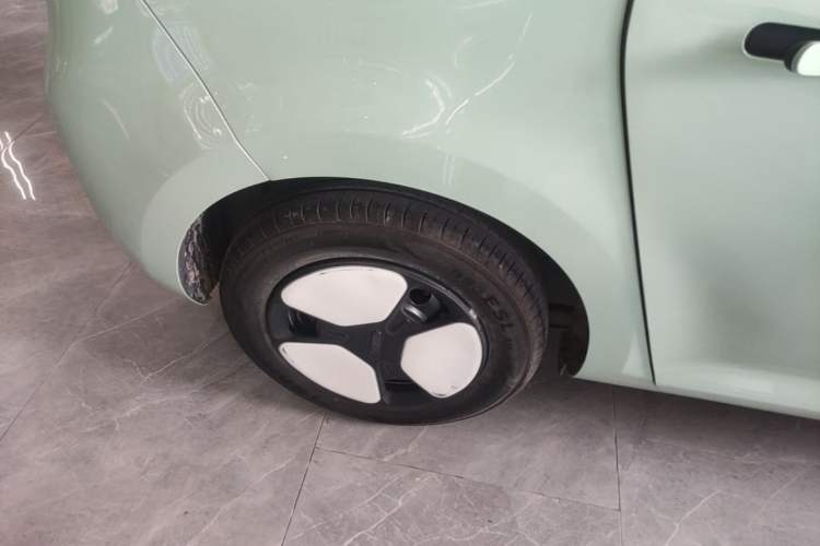 Used CHANGAN NEVO Lumin 2022 155 km – Refreshingly Sweet Edition Right Rear Wheel Hub
