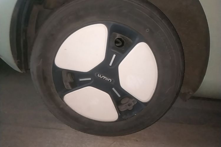 Used CHANGAN NEVO Lumin 2022 155 km – Refreshingly Sweet Edition Right Rear Wheel Hub