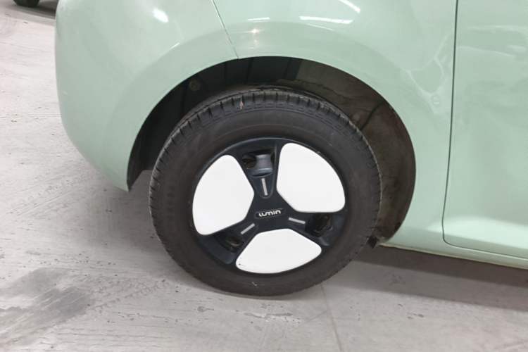 Used CHANGAN NEVO Lumin 2022 155 km – Refreshingly Sweet Edition Right Rear Wheel Hub