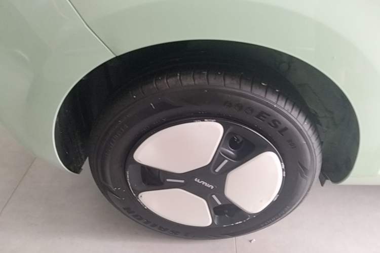 Used CHANGAN NEVO Lumin 2022 155 km – Refreshingly Sweet Edition Right Rear Wheel Hub