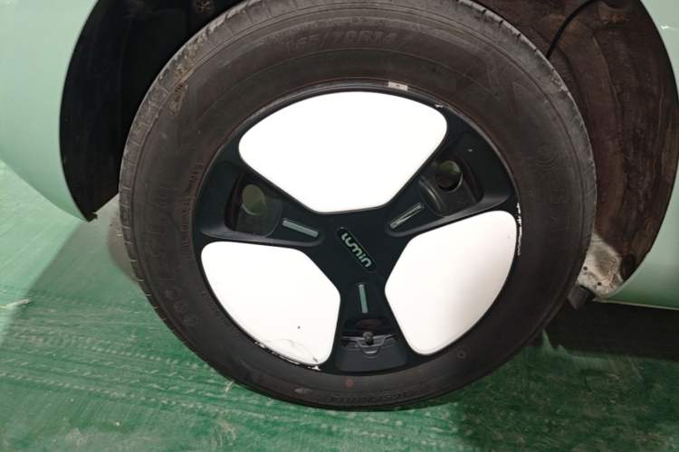 Used CHANGAN NEVO Lumin 2022 155 km – Refreshingly Sweet Edition Right Rear Wheel Hub
