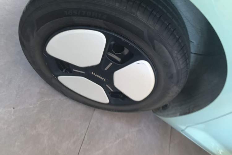 Used CHANGAN NEVO Lumin 2022 155 km – Refreshingly Sweet Edition Right Rear Wheel Hub