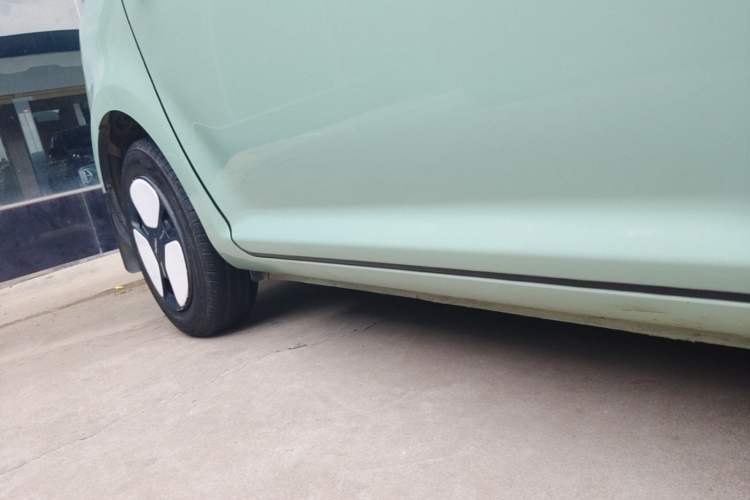 Used CHANGAN NEVO Lumin 2022 155 km – Refreshingly Sweet Edition Right Side Sill