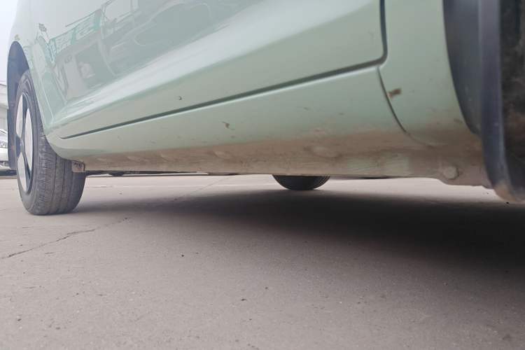 Used CHANGAN NEVO Lumin 2022 155 km – Refreshingly Sweet Edition Right Side Sill