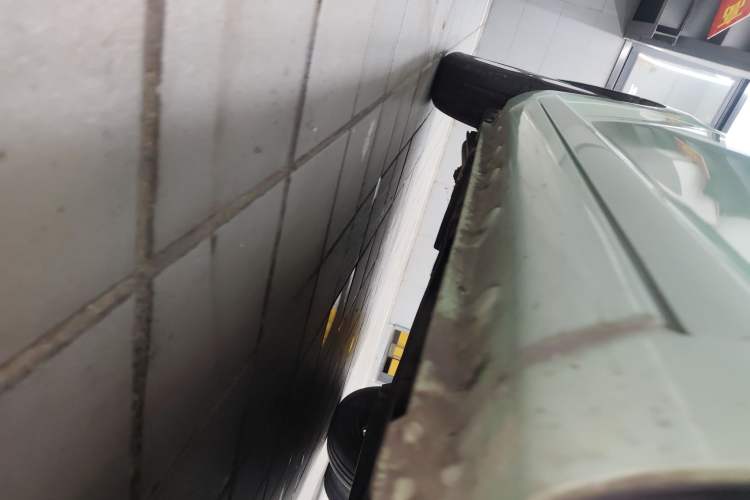 Used CHANGAN NEVO Lumin 2022 155 km – Refreshingly Sweet Edition Right Side Sill