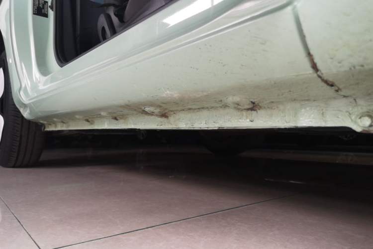 Used CHANGAN NEVO Lumin 2022 155 km – Refreshingly Sweet Edition Right Side Sill