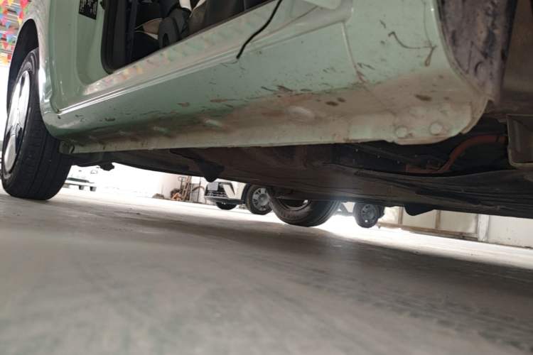 Used CHANGAN NEVO Lumin 2022 155 km – Refreshingly Sweet Edition Right Side Sill