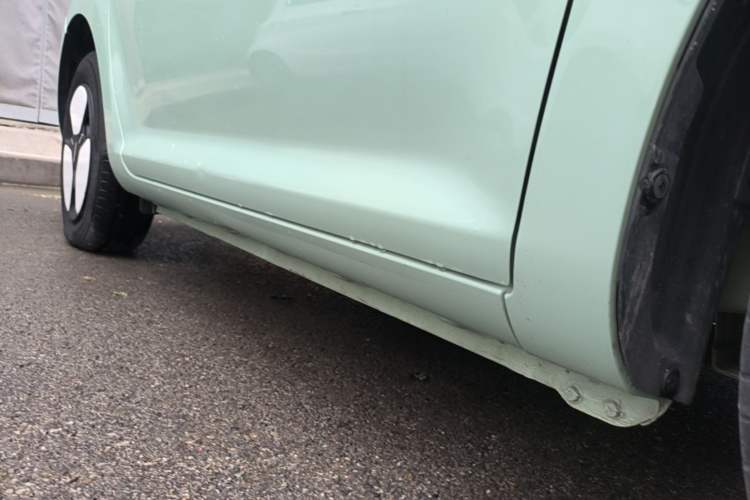 Used CHANGAN NEVO Lumin 2022 210km Sweet Edition Right Side Sill