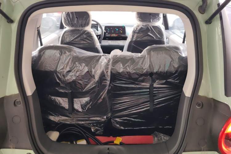 Used CHANGAN NEVO Lumin 2022 301km Honey-Sweet Version Trunk