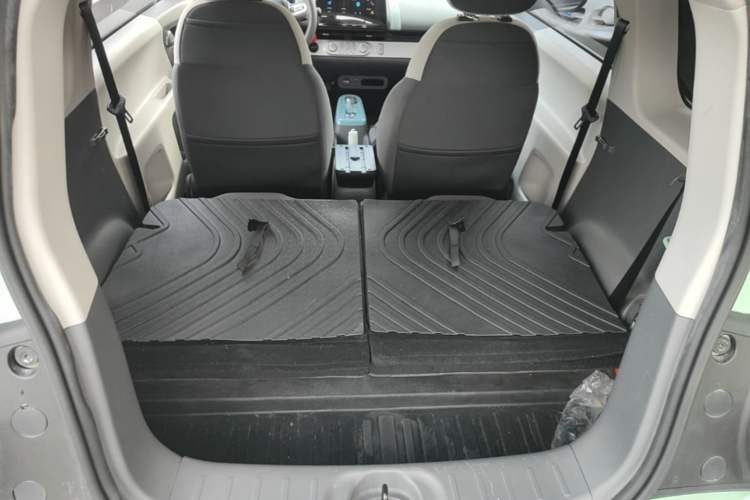 Used CHANGAN NEVO Lumin 2022 210km Sweet Edition Trunk