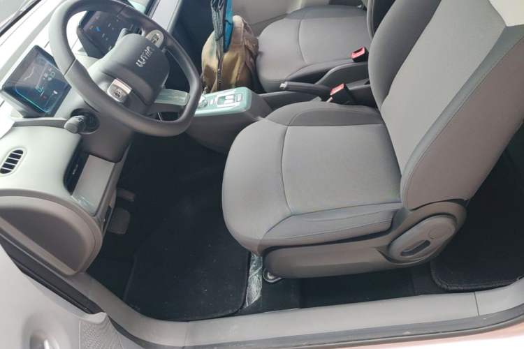 Used CHANGAN NEVO Lumin 2022 155 km – Refreshingly Sweet Edition Left Front Seat