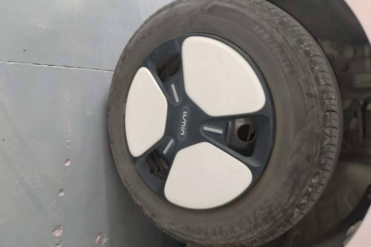 Used CHANGAN NEVO Lumin 2022 210km Sweet Edition Left Front Wheel Hub