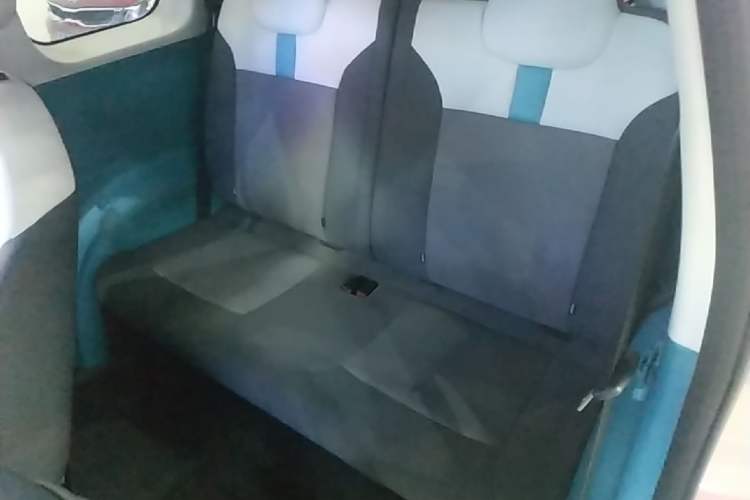 Used CHANGAN NEVO Lumin 2022 155 km – Refreshingly Sweet Edition Left Rear Seat