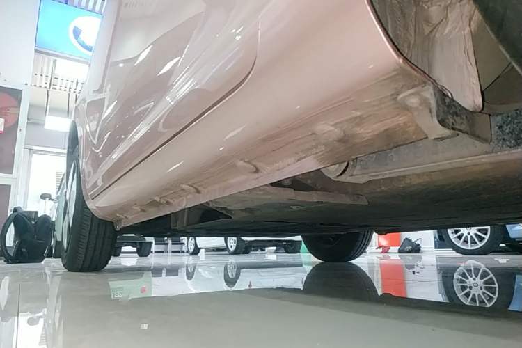 Used CHANGAN NEVO Lumin 2022 155 km – Refreshingly Sweet Edition Left Side Sill
