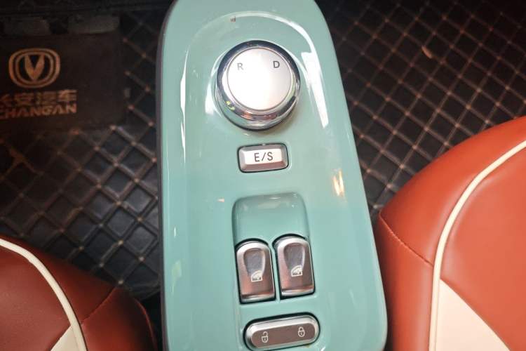 Used CHANGAN NEVO Lumin 2022 210km Sweet Edition Gear Lever