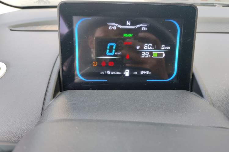 Used CHANGAN NEVO Lumin 2022 155 km – Refreshingly Sweet Edition Odometer Close Up
