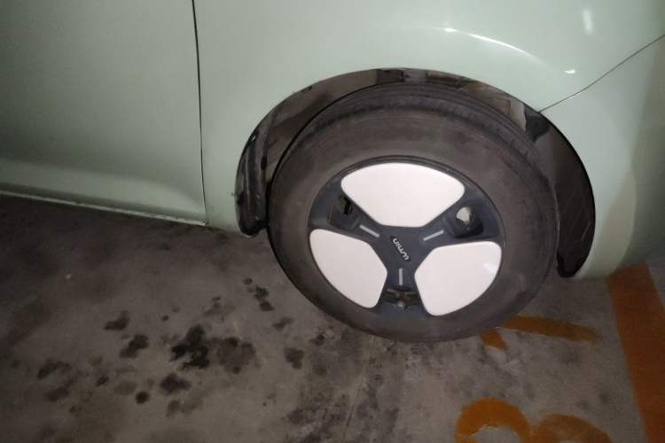 Used CHANGAN NEVO Lumin 2022 301km Honey-Sweet Version Right Front Wheel Hub