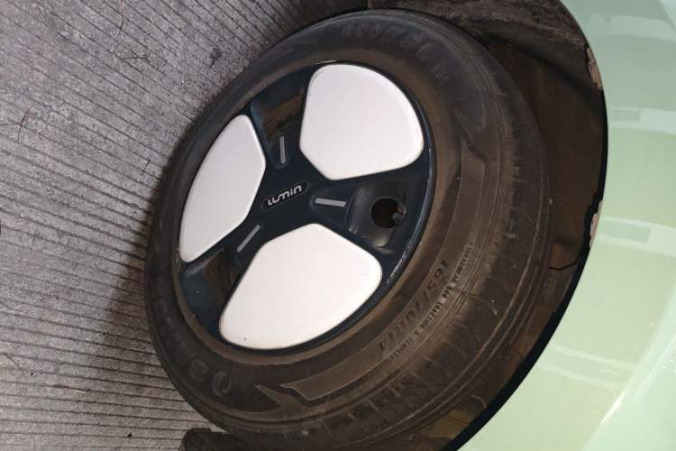 Used CHANGAN NEVO Lumin 2022 210km Sweet Edition Right Front Wheel Hub