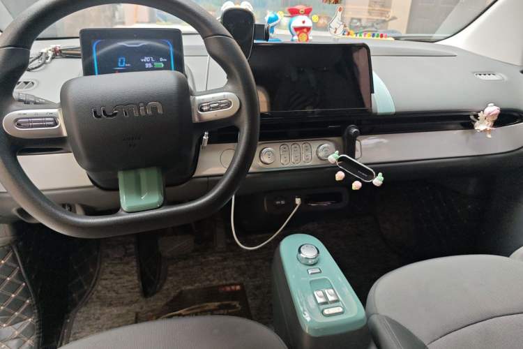 Used CHANGAN NEVO Lumin 2022 210km Sweet Edition Center Console