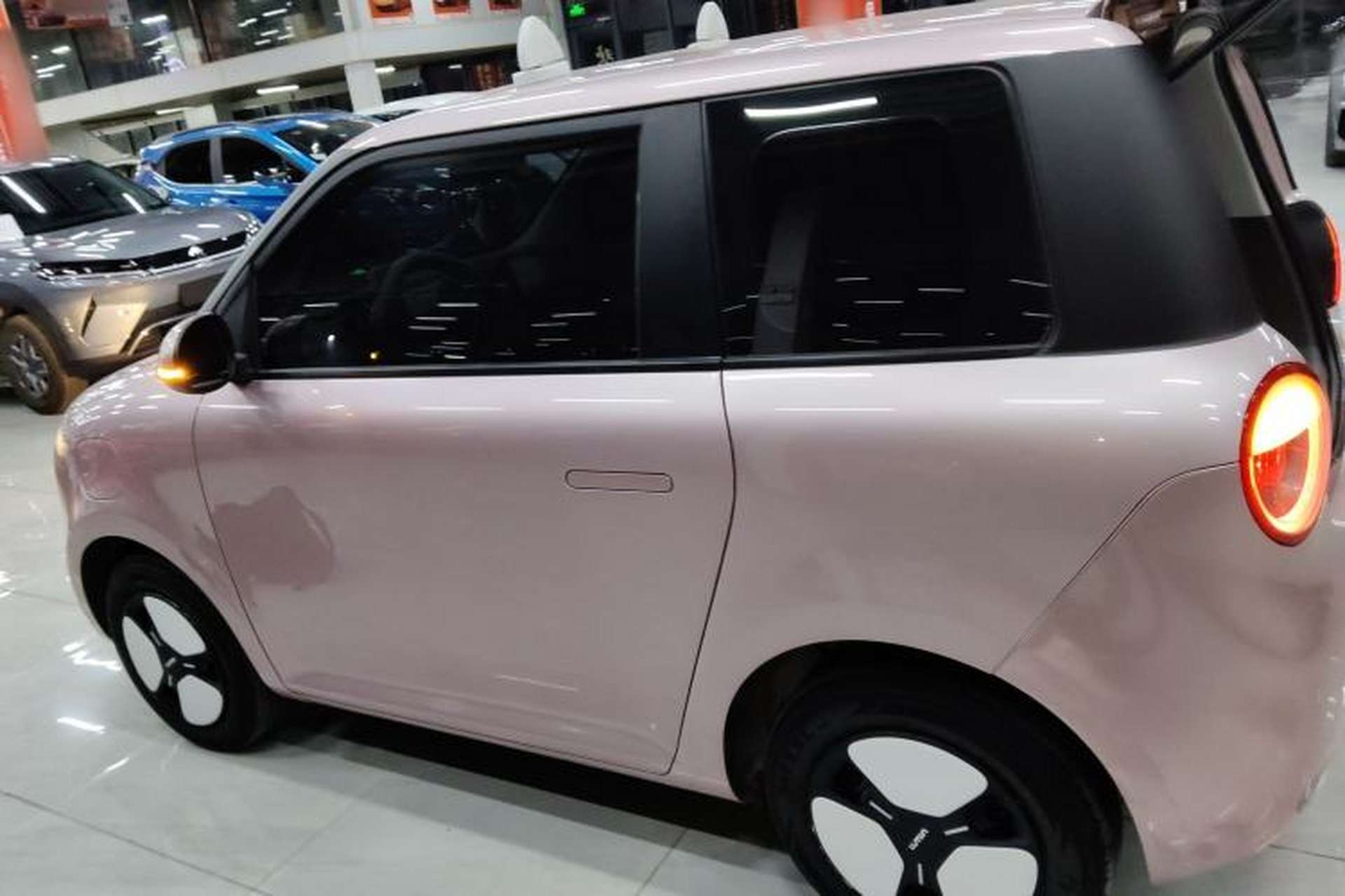 Used CHANGAN NEVO Lumin 2022 210km Sweet Edition Exterior 3