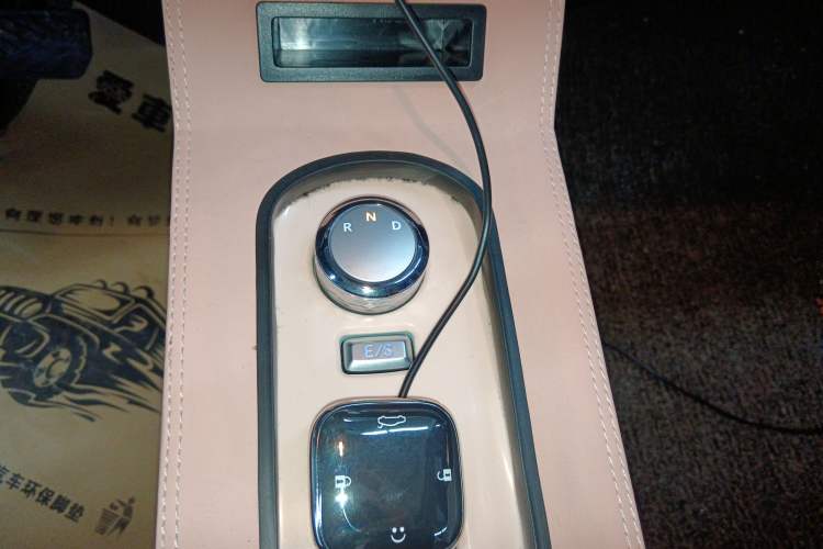 Used CHANGAN NEVO Lumin 2022 210km Sweet Edition Gear Lever