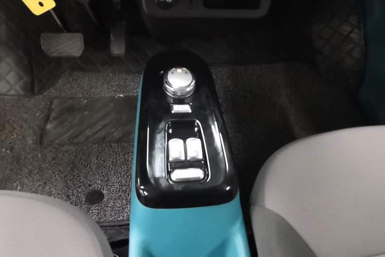 Used CHANGAN NEVO Lumin 2022 210km Sweet Edition Gear Lever