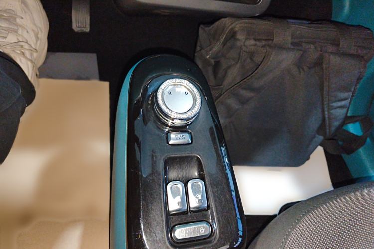Used CHANGAN NEVO Lumin 2022 210km Sweet Edition Gear Lever