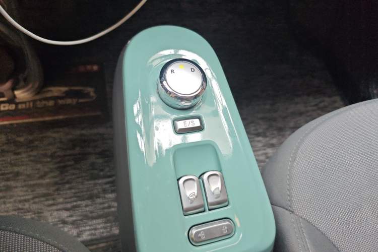 Used CHANGAN NEVO Lumin 2022 210km Sweet Edition Gear Lever