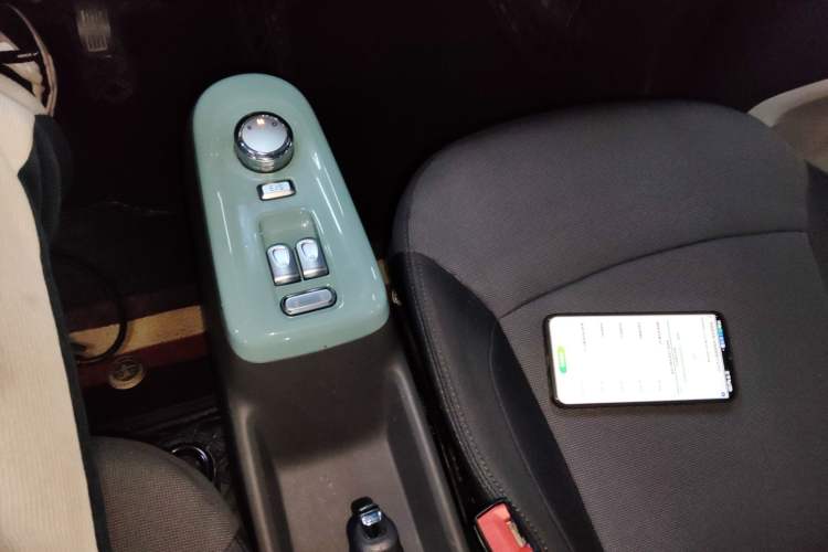 Used CHANGAN NEVO Lumin 2022 210km Sweet Edition Gear Lever