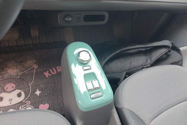 Used CHANGAN NEVO Lumin 2022 210km Sweet Edition Gear Lever