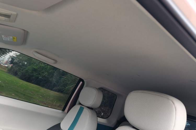 Used CHANGAN NEVO Lumin 2022 155 km – Refreshingly Sweet Edition Headliner