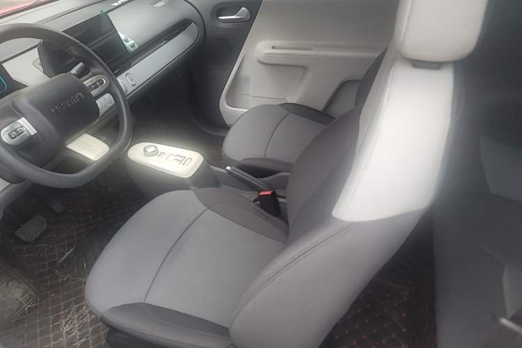 Used CHANGAN NEVO Lumin 2022 155 km – Refreshingly Sweet Edition Left Front Seat