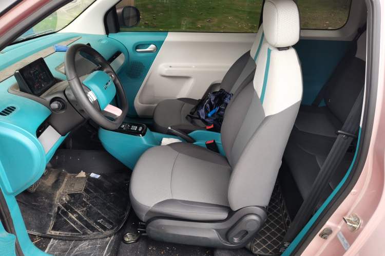 Used CHANGAN NEVO Lumin 2022 155 km – Refreshingly Sweet Edition Left Front Seat