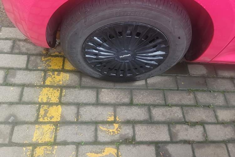 Used CHANGAN NEVO Lumin 2022 155 km – Refreshingly Sweet Edition Left Front Wheel Hub